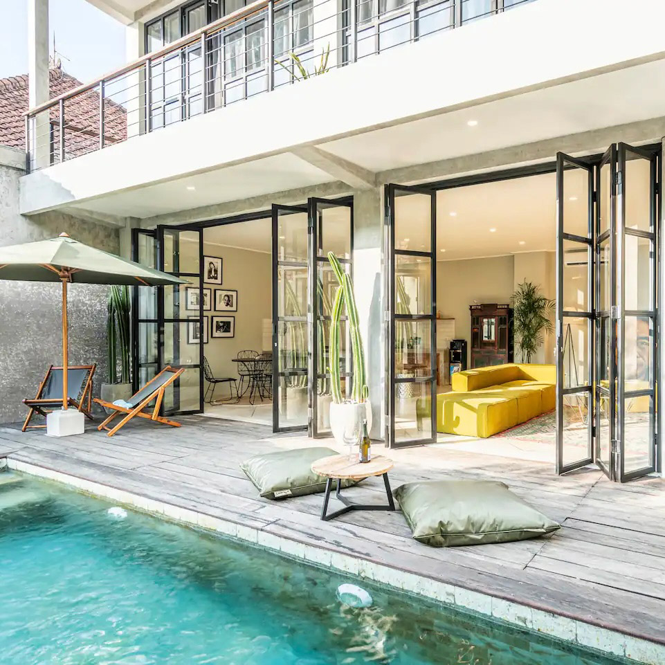 Open indoor / outdoor